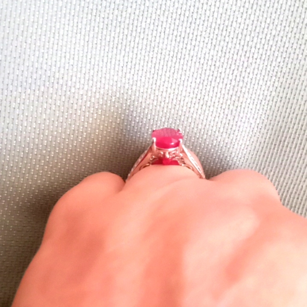 NIASSA RUBY, WHITE ZIRCON RING - Picture 5 of 10